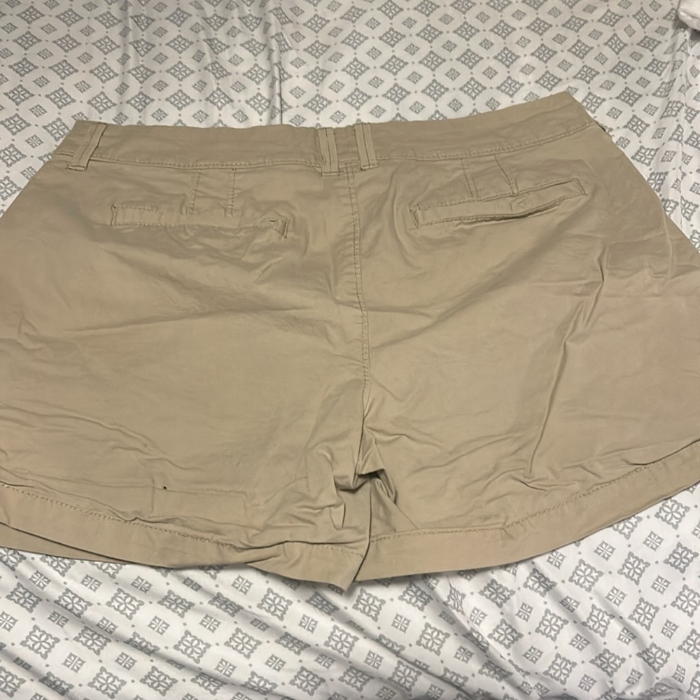 Old Navy Khaki Shorts - 6 - Picture 3 of 3